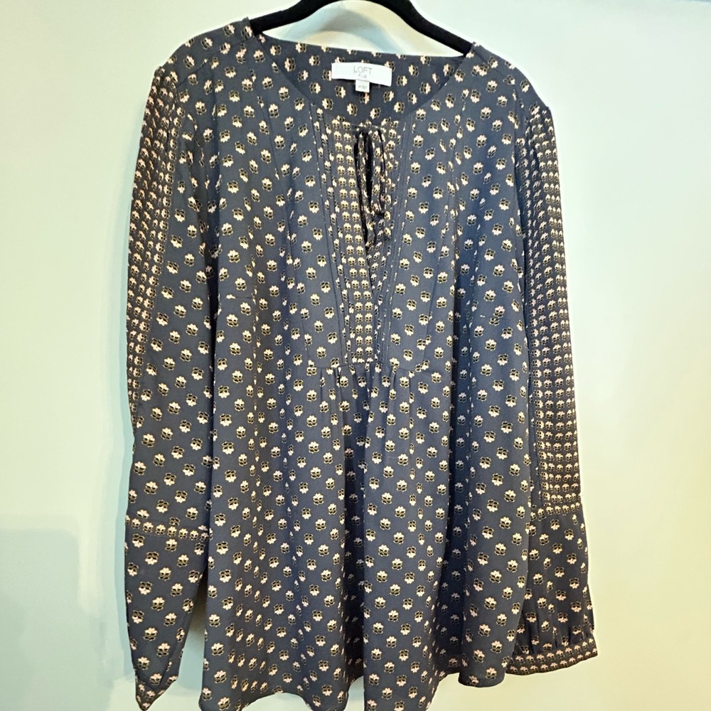 LOFT Grey and light rose floral patterned blouse .